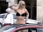 Fiat Lancement bikini.