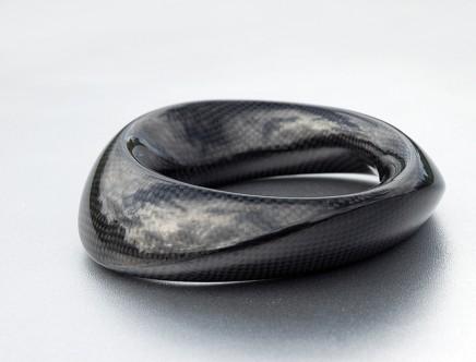 Bracelet en carbone de Marketa Richterova 2