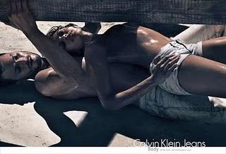 Eva Mendes pour Calvin Klein