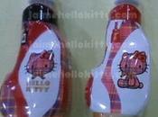 Japon: bouteilles d'eau Hello kitty Tartan