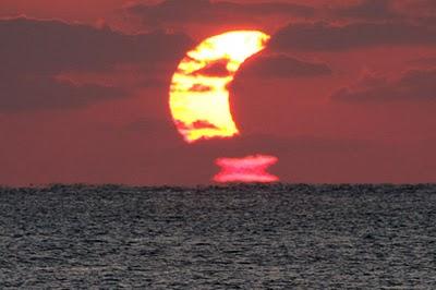 Eclipse du soleil à Okinawa