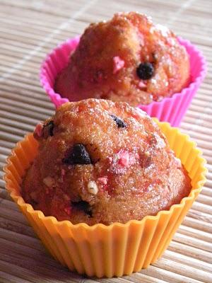 Petits muffins aux pépites de chocolat et pralines roses