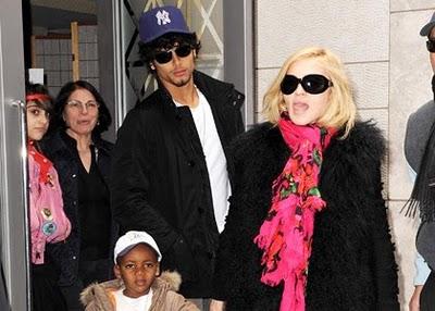 Rumeur : Madonna voudrait un Bébé Jesus Jr.