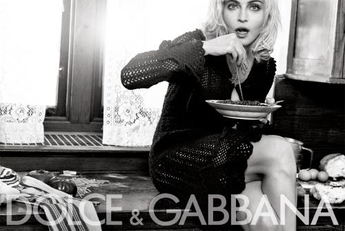 Madonna pour Dolce & Gabbana printemps été 2010 par Steven Klein