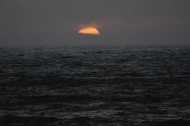 Une ile perdue au milieu de l'atlantique, du vent, des vagues, et des rochers.