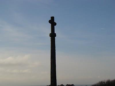 La légende controversée de Saint Ourzal et du menhir de Kergadiou