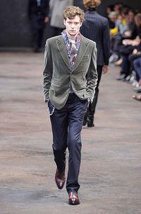 Le défilé Hermès homme automne hiver 2010-2011 41_Matthew_Hitt