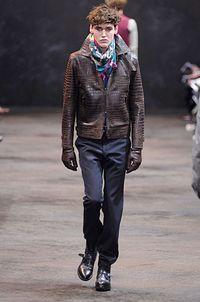 Le défilé Hermès homme automne hiver 2010-2011 24_Isaac_Carew