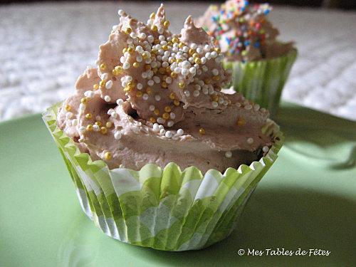 Petits-gateaux-facon-cupcakes-coco-amande-cacao.jpg