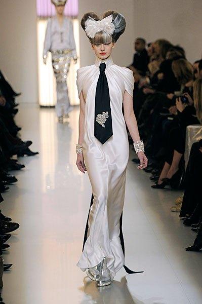 ► Chanel Couture 2010 : Paris Fashion Week ►