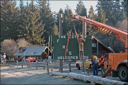 L'enseigne de Forks est déplacé! L'enseigne de Forks est déplacé!