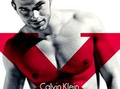 Kellan Lutz pose pour Calvin Klein