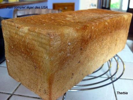 Pain complet léger http://lh5.ggpht.com/_R_hDG-ur51A/Sc5S-I5eiPI/AAAAAAAAEwU/YzTGLulYUAY/s640/IMG_1101.JPG