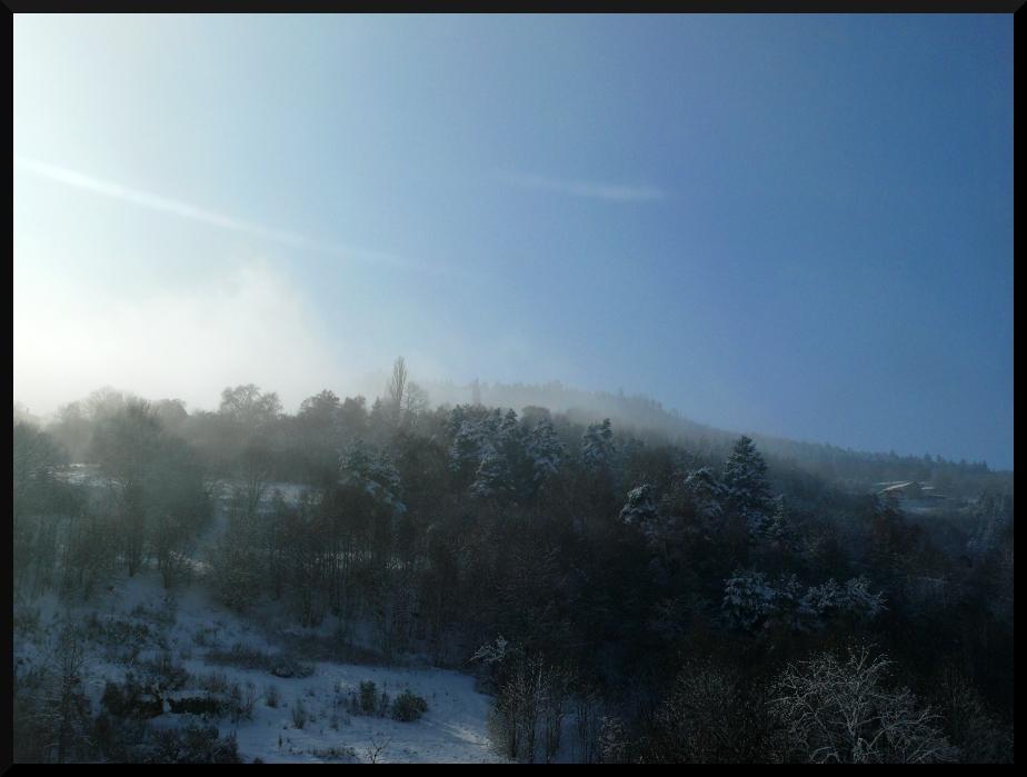 entre neige et brouillard