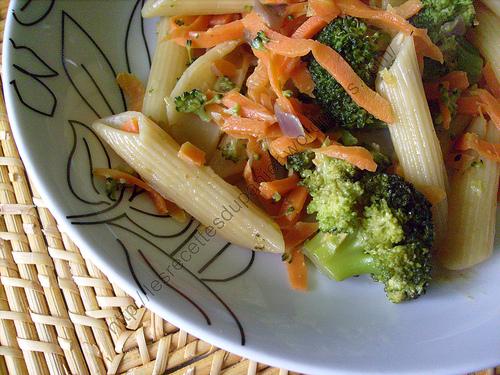 Penne aux brocolis et carottes / Penne with broccoli and carrots