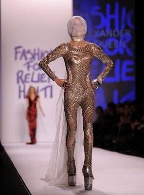 ╬ Fashion for Relief Haiti ╬ : Naomie Campbell rend hommage à Alexander McQueen ╬