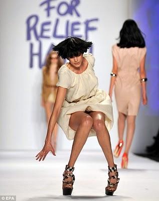 ╬ Fashion for Relief Haiti ╬ : Naomie Campbell rend hommage à Alexander McQueen ╬