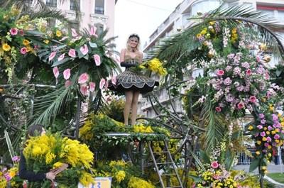 BATAILLE DE FLEURS A NICE