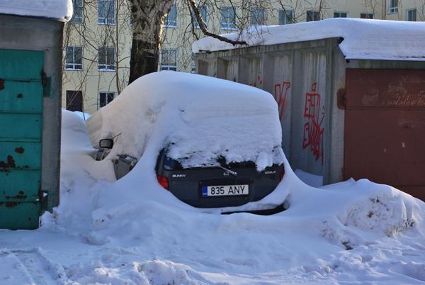 snow-car-tallinn.jpg