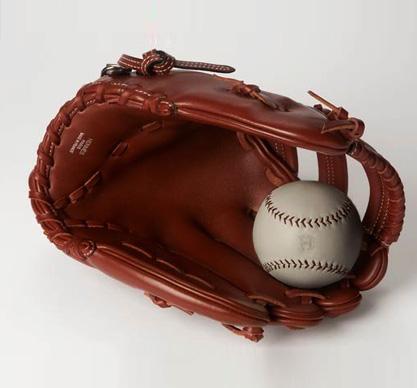 Fessée, cravache ou ceintures Hermès pour l'été 2010?