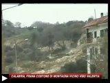 Video: Impressionnant glissement terrain Calabre Sicile)