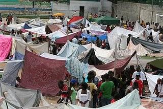 Haïti : l'attente des tentes

Le président René Préval s'...