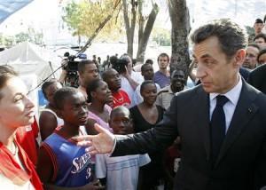 OUKWD-UK-QUAKE-HAITI-SARKOZY Sarkozy a passé 4 heures en Haiti. Comme Bazin au PSG