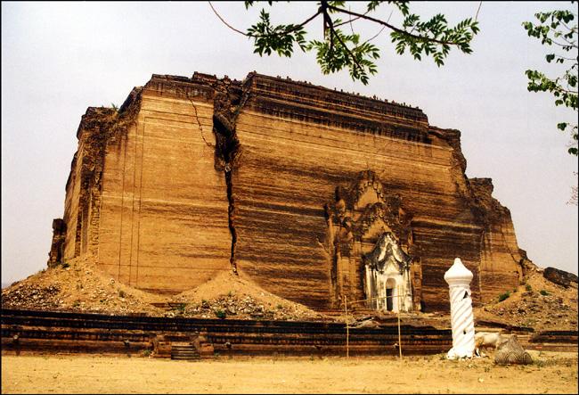 birmanie-mingun-pagode-mantaragyi-150m.1265904033.jpg