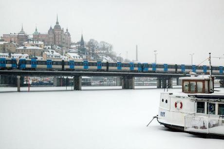 Vue des canaux gelés depuis Gamla Stan, Stockholm