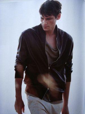 Le Monde d'Hermès n°56, printemps été 2010, volume 1 et ses garçons DSC04644