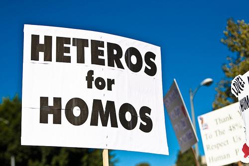 « Homos, hétéros, mêmes droits, même loi ! »