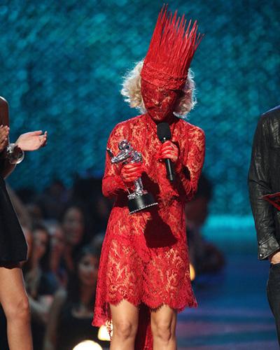 Les 30 tenues les plus loufoques de Lady Gaga !