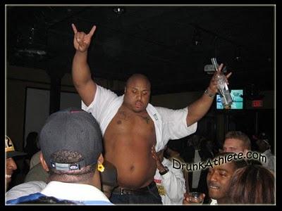 Contrat à long terme pour Casey Hampton