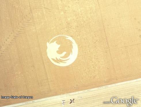 Le logo de Firefox dans un désert