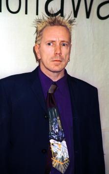 The VH-1 2000 Fashion Awards