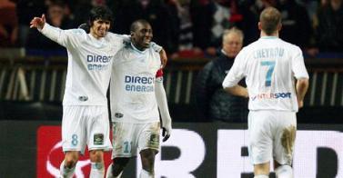 FOOTBAL 2010 PSG-Marseille (Gonzalez, Niang et Cheyrou) - 0
