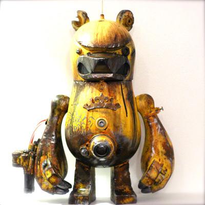 Knuckle bear by Cris Rose