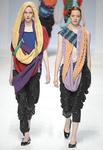Issey Miyake Women's RTW Fall 2010