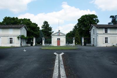 Entrée du domaine de la Poudrerie d'Angoulême, ex SNPE ©M.R. La poudrerie nationale d'Angoulême