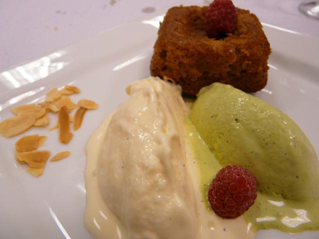 Muffins au Carambar, glace vanille et pistache