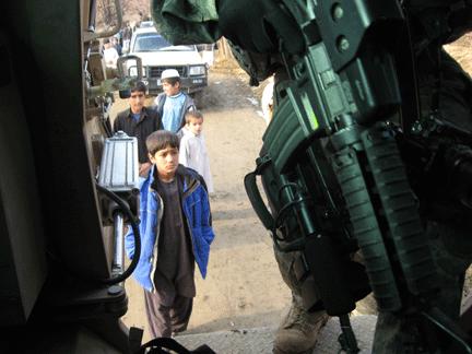 Execution d'enfants afghans menottés, Il ne se passe rien! La presse des Etats-Unis le cache