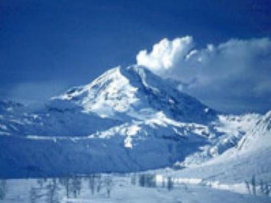 Le volcan Redoubt, en Baie de Cook, Alaska, Etats-Unis, menace de rentrer en éruption.