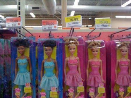 La Barbie noire est deux fois moins chère que la Barbie blanche ...