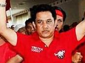 Arisman Pongruangrong, chefs chemises rouges, aurait arrêté police