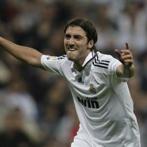 Higuain claque et se reprend