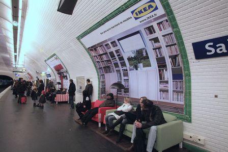 Ikea dans le métro