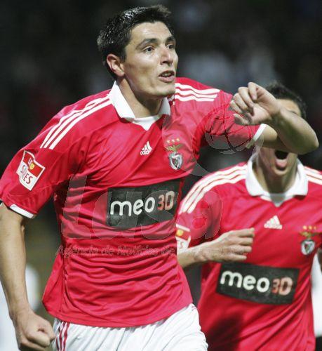 Le Paraguayen Oscar Cardozo a encore manqué un pénalty mais s’est ensuite racheté en marquant l’unique but de Benfica