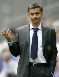 2007-12-10T190752Z_01_NOOTR_RTRIDSP_2_OFRSP-FOOTBALL-ANGLETERRE-MOURINHO-20071210 Mourinho est-il le meilleur bâtisseur du monde?