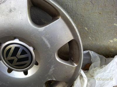 La Chaux-de-Fonds: déchets urbains cache jantes