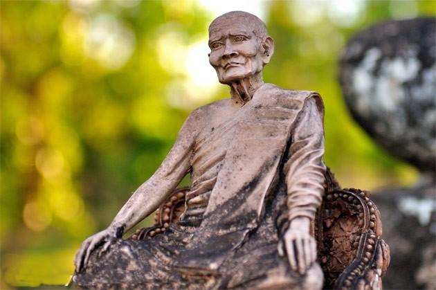 Sur le mont Lang-ya (Wei Ying-Wu)